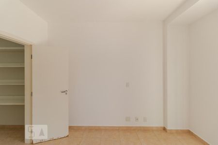 Casa à venda com 196m², 4 quartos e 3 vagasSuíte 02