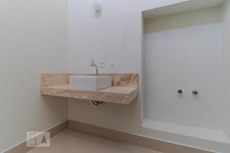 Casa à venda com 196m², 4 quartos e 3 vagasBanheiro da Suíte 02