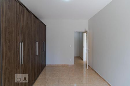 Casa à venda com 196m², 4 quartos e 3 vagasSuíte 01