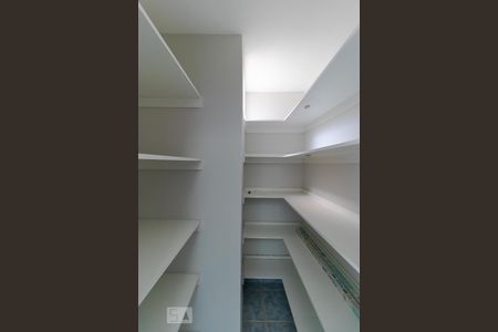 Casa à venda com 196m², 4 quartos e 3 vagasDespensa