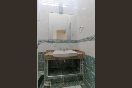 Casa à venda com 196m², 4 quartos e 3 vagasBanheiro da Suíte 01