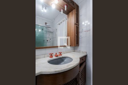 Banheiro de apartamento para alugar com 2 quartos, 77m² em Jardim Europa, Porto Alegre