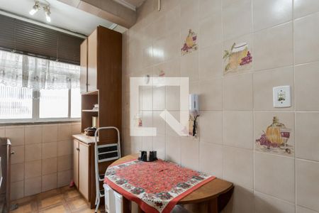 Cozinha e Área de Serviço de apartamento para alugar com 2 quartos, 77m² em Jardim Europa, Porto Alegre