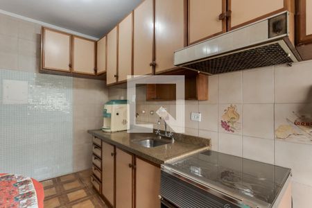 Cozinha e Área de Serviço de apartamento para alugar com 2 quartos, 77m² em Jardim Europa, Porto Alegre