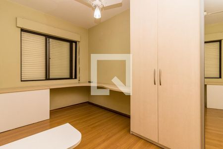 Dormitório de apartamento para alugar com 3 quartos, 90m² em Vila Joao Pessoa, Porto Alegre