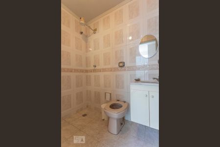 Casa à venda com 550m², 4 quartos e 6 vagasBanheiro Serviço