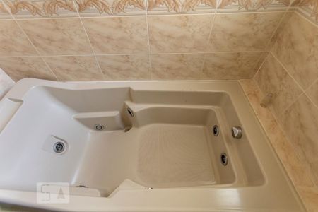 Casa à venda com 550m², 4 quartos e 6 vagasBanheiro Suíte 1