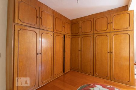 Casa à venda com 550m², 4 quartos e 6 vagasSuíte 2