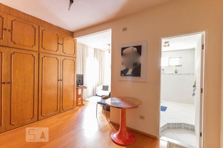 Casa à venda com 550m², 4 quartos e 6 vagasSuíte 2