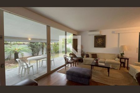 Sala 1 de casa à venda com 6 quartos, 300m² em Vila Madalena, São Paulo