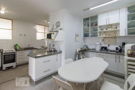 Apartamento à venda com 196m², 3 quartos e 1 vagaCozinha
