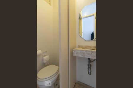 Apartamento à venda com 196m², 3 quartos e 1 vagaBanheiro 3