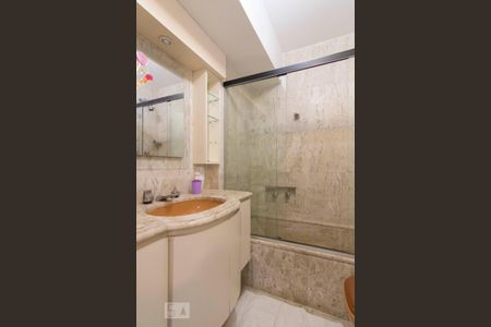 Apartamento à venda com 284m², 3 quartos e 4 vagasBanheiro