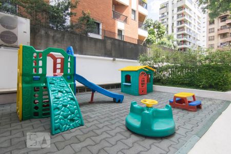 Apartamento à venda com 284m², 3 quartos e 4 vagasÁrea Comum - Playground