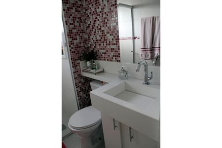 Banheiro de apartamento à venda com 3 quartos, 52m² em Parque Jambeiro, Campinas