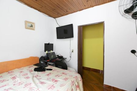 Casa à venda com 325m², 3 quartos e 8 vagas Casa à venda com 325m², 3 quartos e 8 vagasQuarto 2