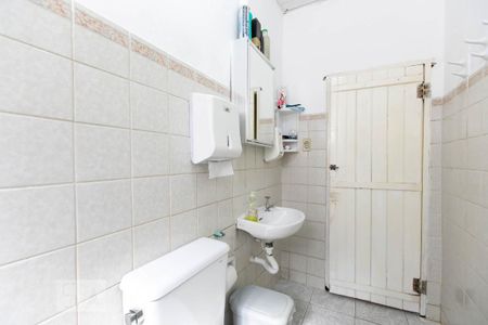 Casa à venda com 325m², 3 quartos e 8 vagas Casa à venda com 325m², 3 quartos e 8 vagasBanheiro 1