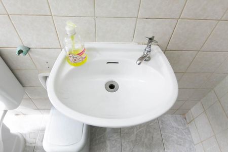 Casa à venda com 325m², 3 quartos e 8 vagas Casa à venda com 325m², 3 quartos e 8 vagasDetalhe banheiro 1