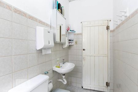 Casa à venda com 325m², 3 quartos e 8 vagas Casa à venda com 325m², 3 quartos e 8 vagasBanheiro 1