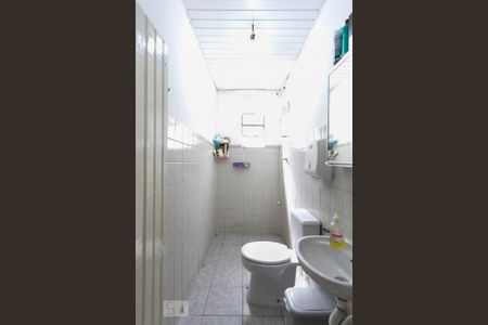 Casa à venda com 325m², 3 quartos e 8 vagas Casa à venda com 325m², 3 quartos e 8 vagasBanheiro 1