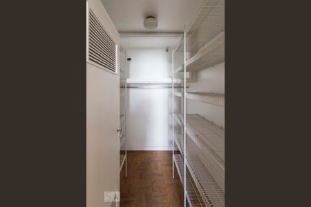 Closet de apartamento à venda com 3 quartos, 235m² em Higienópolis, São Paulo