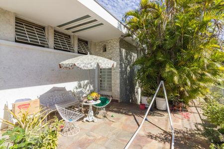 Casa à venda com 300m², 3 quartos e 2 vagasÁrea Externa