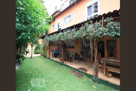 Casa à venda com 260m², 3 quartos e 2 vagasÁrea Externa