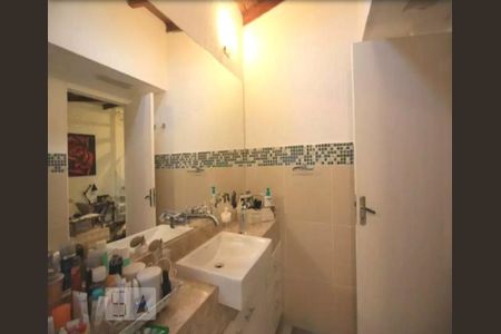 Casa à venda com 260m², 3 quartos e 2 vagasBanheiro