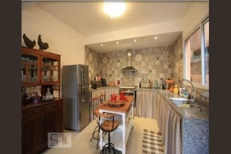 Casa à venda com 260m², 3 quartos e 2 vagasCozinha