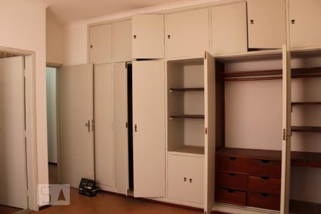 Casa à venda com 280m², 3 quartos e 5 vagasQuarto 2- Suíte
