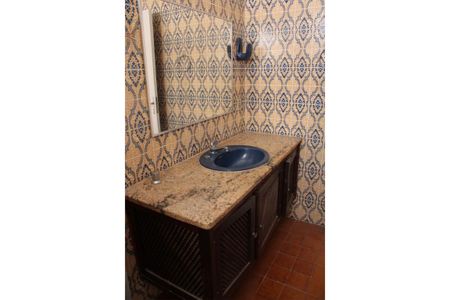 Casa à venda com 280m², 3 quartos e 5 vagasBanheiro- Suíte