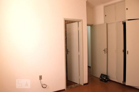 Casa à venda com 280m², 3 quartos e 5 vagasQuarto 2- Suíte