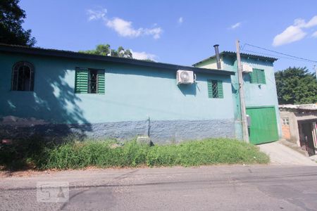 FACHADA de casa à venda com 3 quartos, 100m² em Jardim Carvalho, Porto Alegre