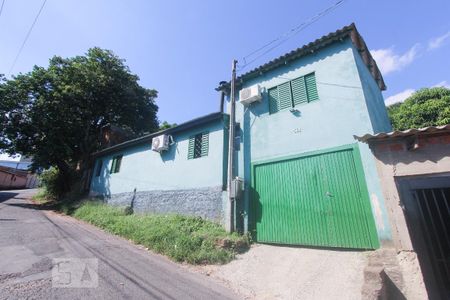 FACHADA de casa à venda com 3 quartos, 100m² em Jardim Carvalho, Porto Alegre