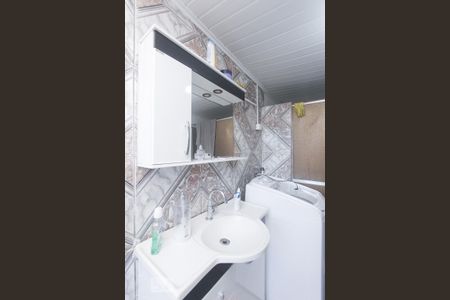 BANHEIRO de casa à venda com 3 quartos, 100m² em Jardim Carvalho, Porto Alegre