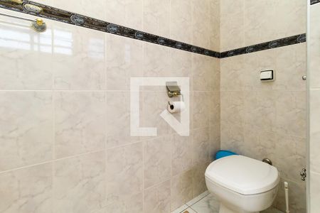 Casa à venda com 372m², 3 quartos e 4 vagasBanheiro da Suíte