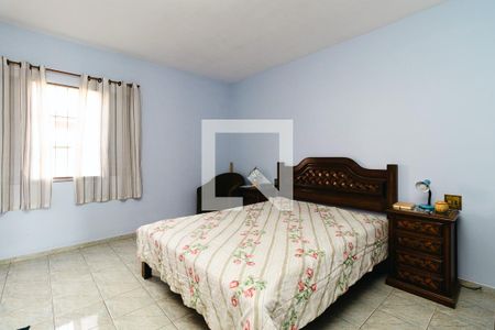 Casa à venda com 372m², 3 quartos e 4 vagasQuarto Suíte