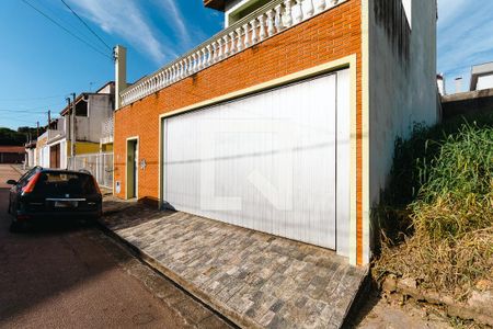 Casa à venda com 372m², 3 quartos e 4 vagasFachada e portaria