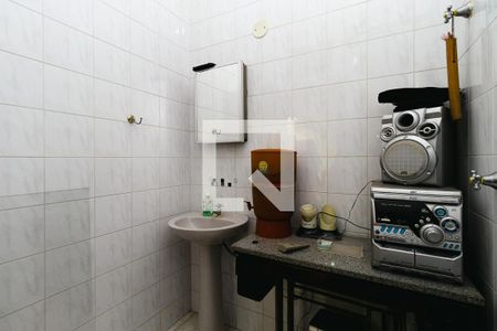 Casa à venda com 372m², 3 quartos e 4 vagasBanheiro 2