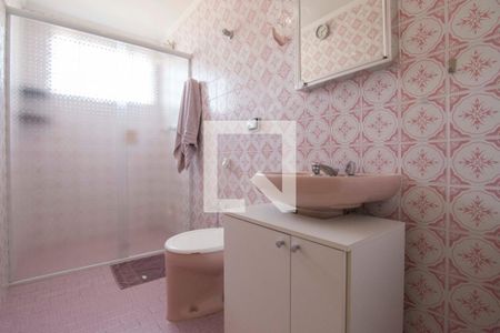 Apartamento à venda com 130m², 3 quartos e 1 vaga Apartamento à venda com 130m², 3 quartos e 1 vagaBanheiro 1