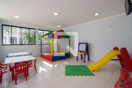 Apartamento à venda com 130m², 3 quartos e 1 vaga Apartamento à venda com 130m², 3 quartos e 1 vagaÁrea Comum - Playground