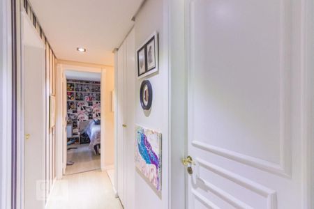 Apartamento à venda com 173m², 4 quartos e 3 vagasCorredor