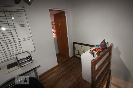 Casa à venda com 100m², 2 quartos e 4 vagas Casa à venda com 100m², 2 quartos e 4 vagasEscritório