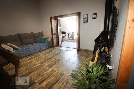 Sala de casa à venda com 2 quartos, 100m² em Sarandi, Porto Alegre