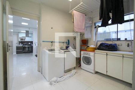 Apartamento à venda com 279m², 3 quartos e 4 vagasÁrea de Serviço 