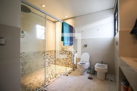 Apartamento à venda com 279m², 3 quartos e 4 vagasBanheiro da Suíte 1 