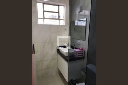 Casa à venda com 180m², 3 quartos e sem vaga Casa à venda com 180m², 3 quartos e sem vagaBanheiro 2