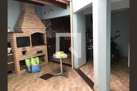 Casa à venda com 180m², 3 quartos e sem vaga Casa à venda com 180m², 3 quartos e sem vagaÁrea comum - Churrasqueira