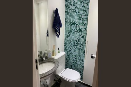 Banheiro de apartamento à venda com 1 quarto, 89m² em Vila Suzana, São Paulo