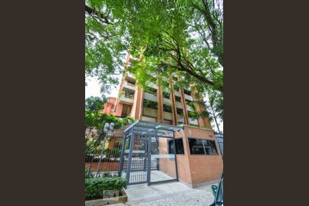 Apartamento à venda com 260m², 4 quartos e 4 vagas Apartamento à venda com 260m², 4 quartos e 4 vagasÁrea Externa